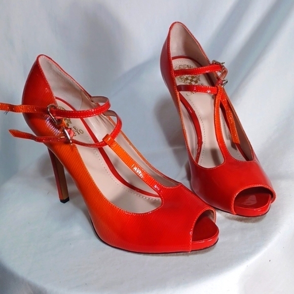 Vincent Caputo Shoes - VINCE CAMUTO 5 IN. HEELS SIZE 8.5 IN A BEAUTIFUL ORANGE RED COLOR 😋 😍 👌 ♥️
